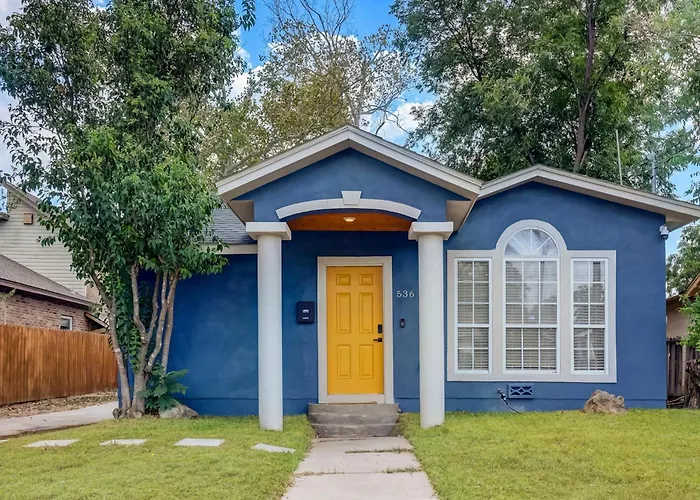 The Retro Retreat - Close To Downtown, Fort Sam